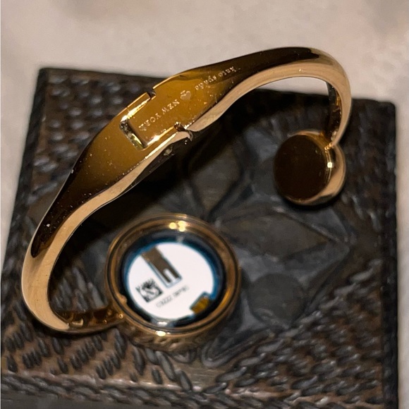 New Kate Spade Bangle Fitness
Activity Tracker - Picture 4 of 6